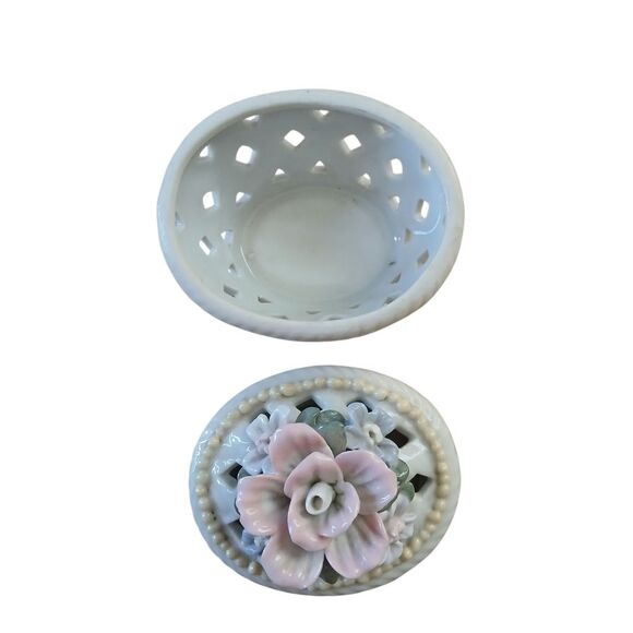 Vintage Basket Shaped Floral Trinket Box Open Weave Lattice Porcelain Gift - Picture 10 of 11
